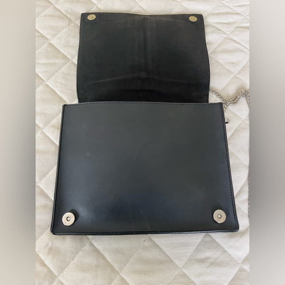 Stylish soft black vegan leather shoulder bag chain strap metal zipper buckles - Picture 4 of 13